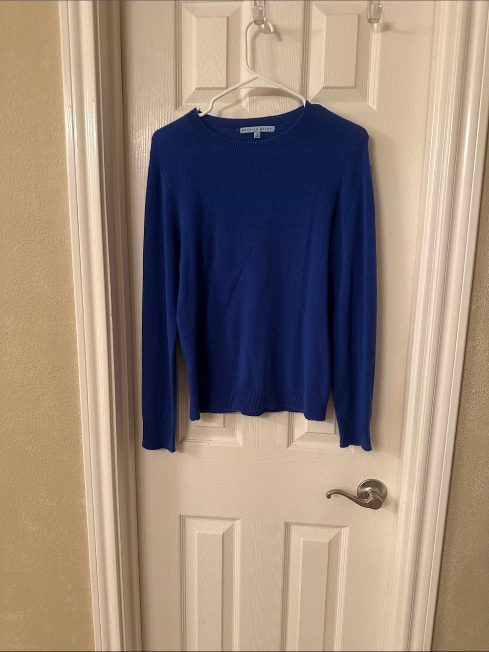 Antonio Melani cashmere Crewneck Sweater in Royal Blue